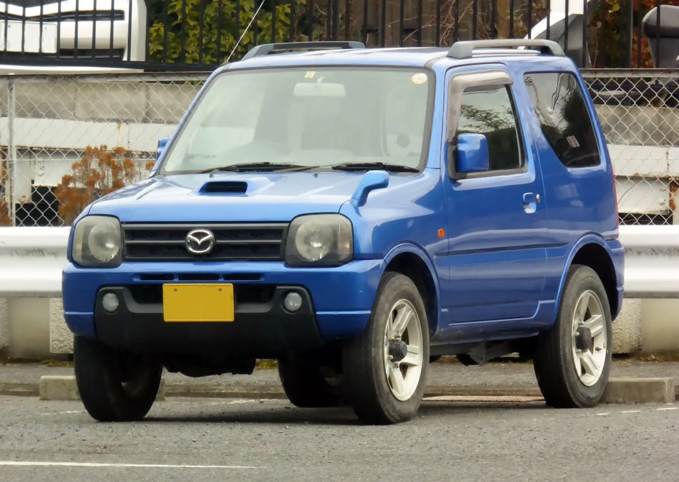Mazda Az-offroad
