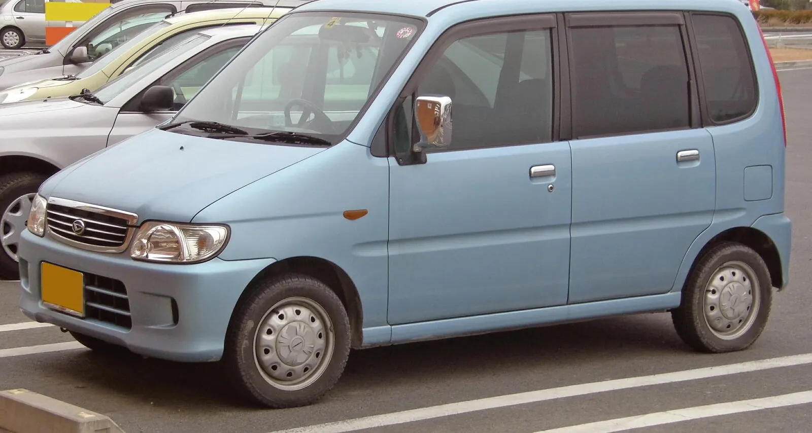 Daihatsu Move (L9)