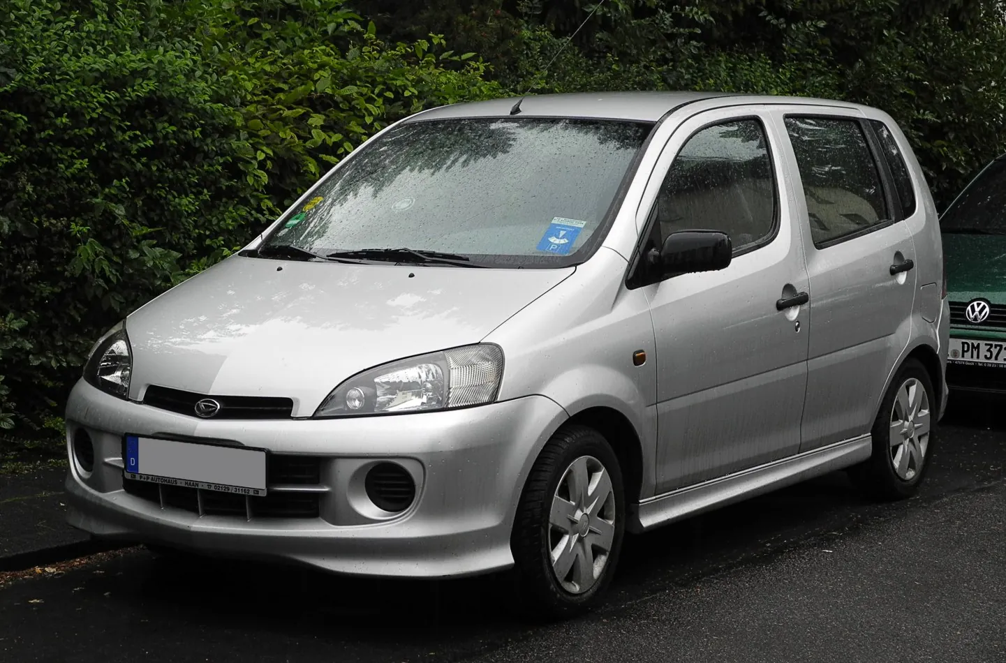 Daihatsu YRV