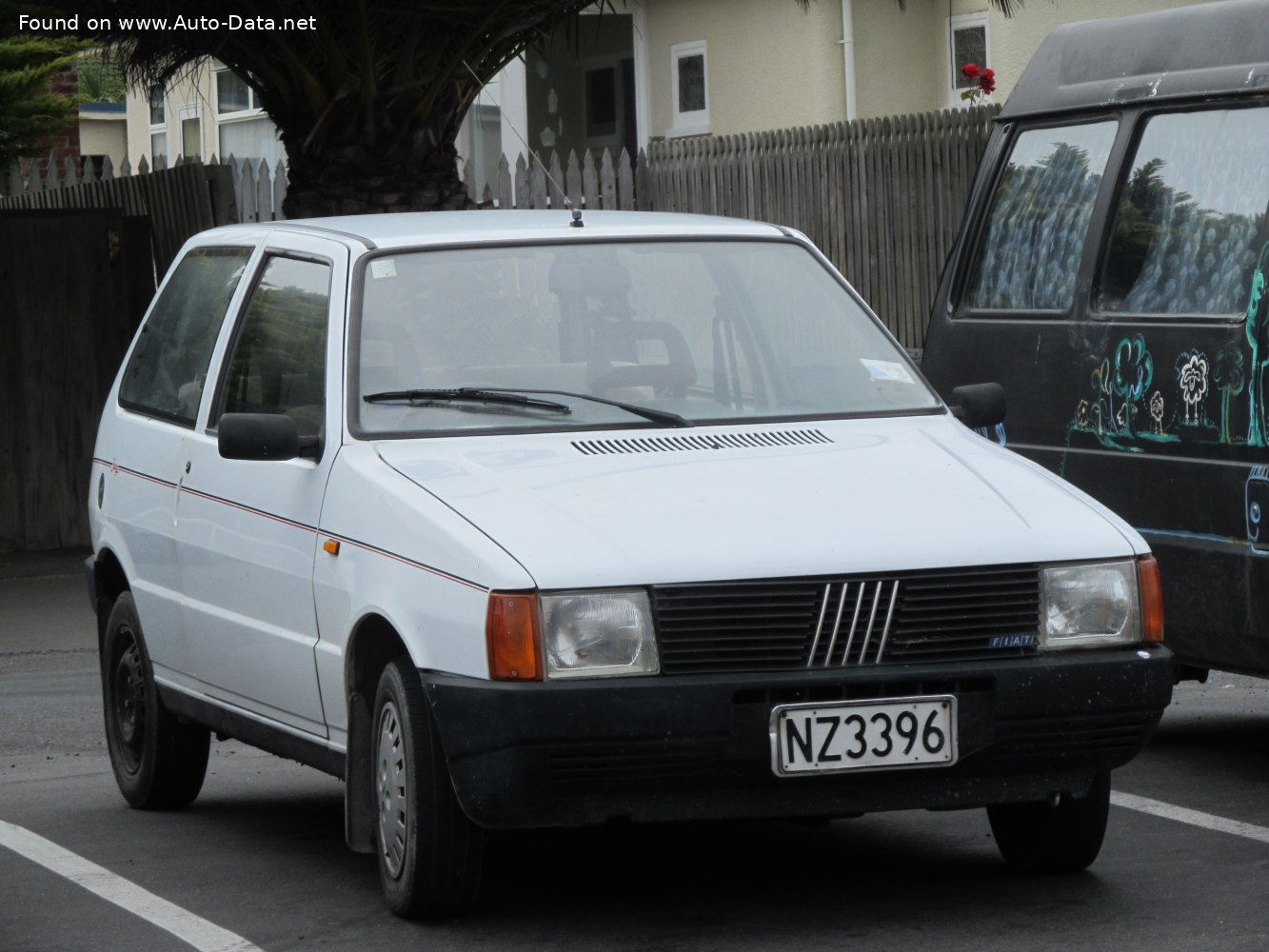 Fiat UNO (146A)