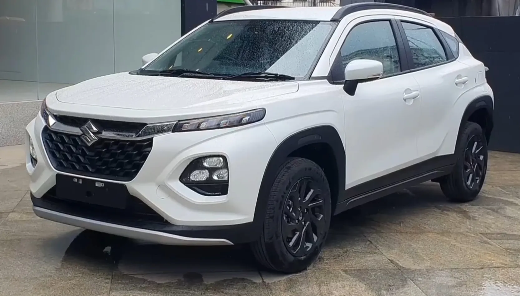 Suzuki Fronx