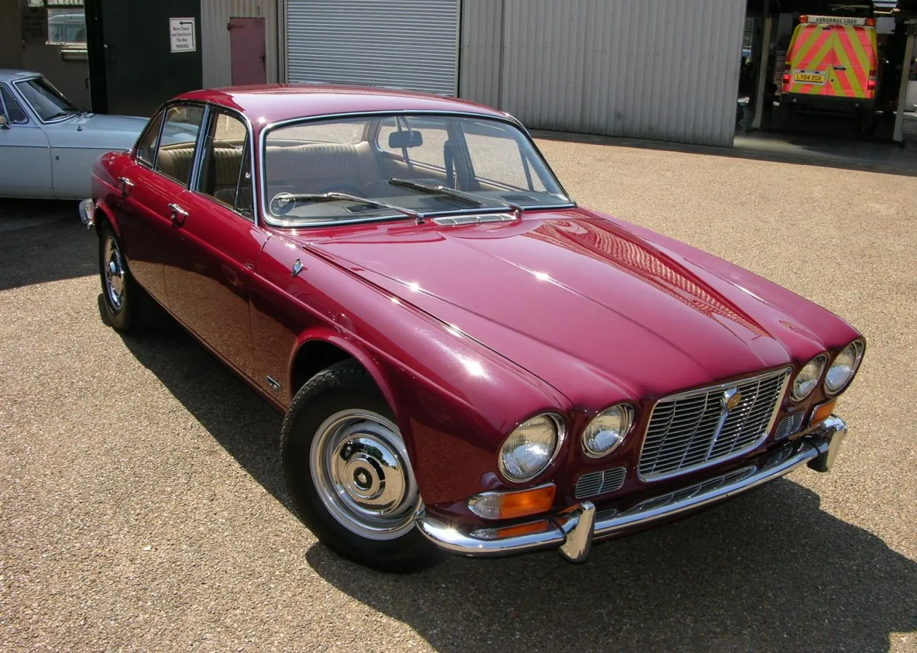 Jaguar XJ
