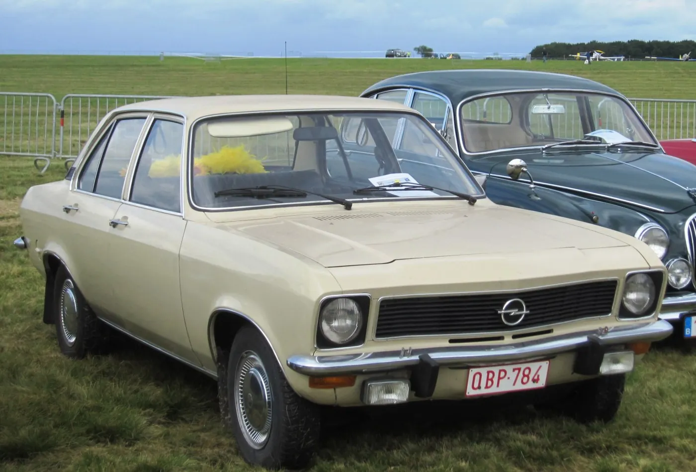 Opel Ascona A 4-door