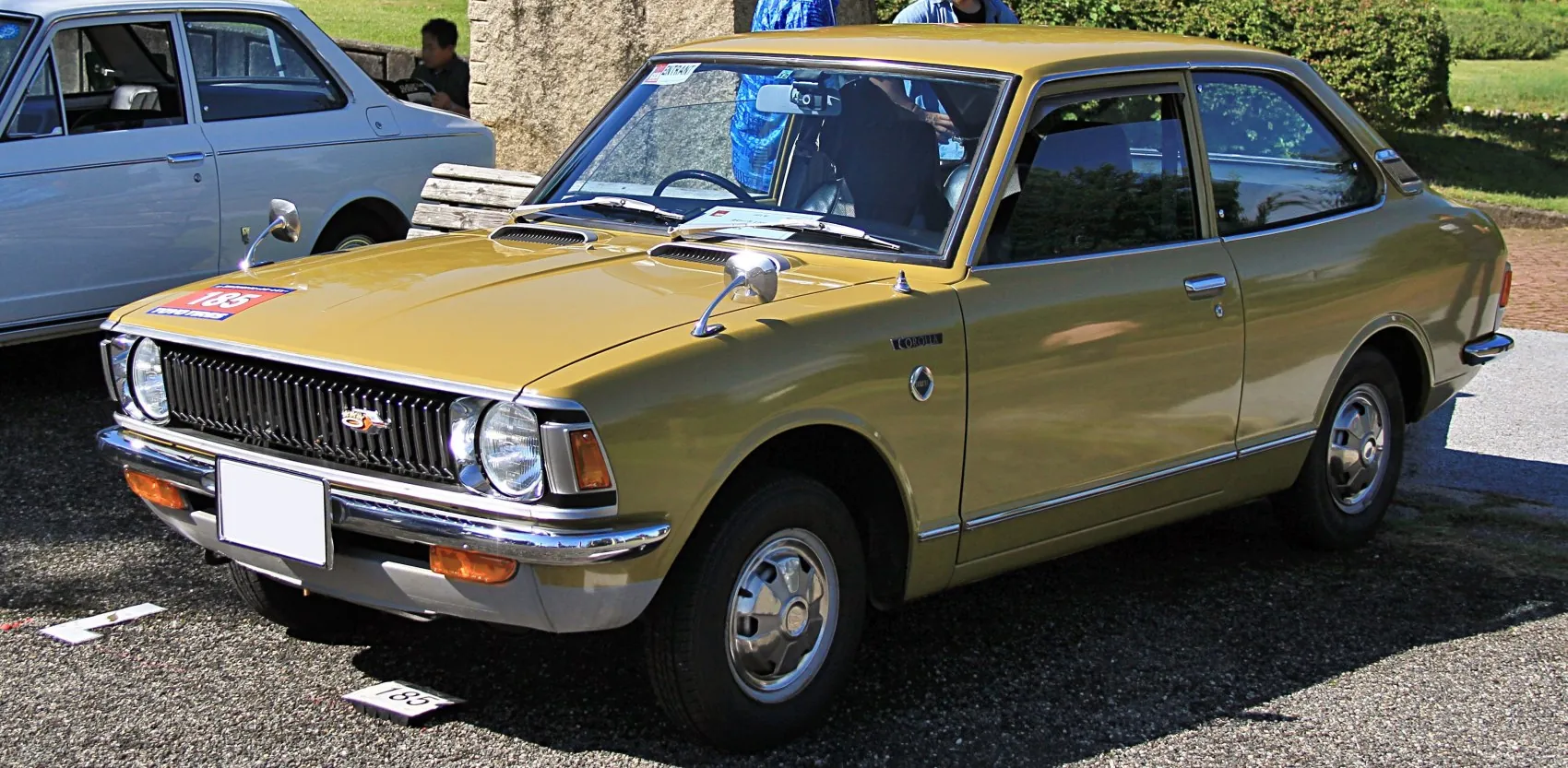 Toyota Corolla II 2-door sedan (E20)