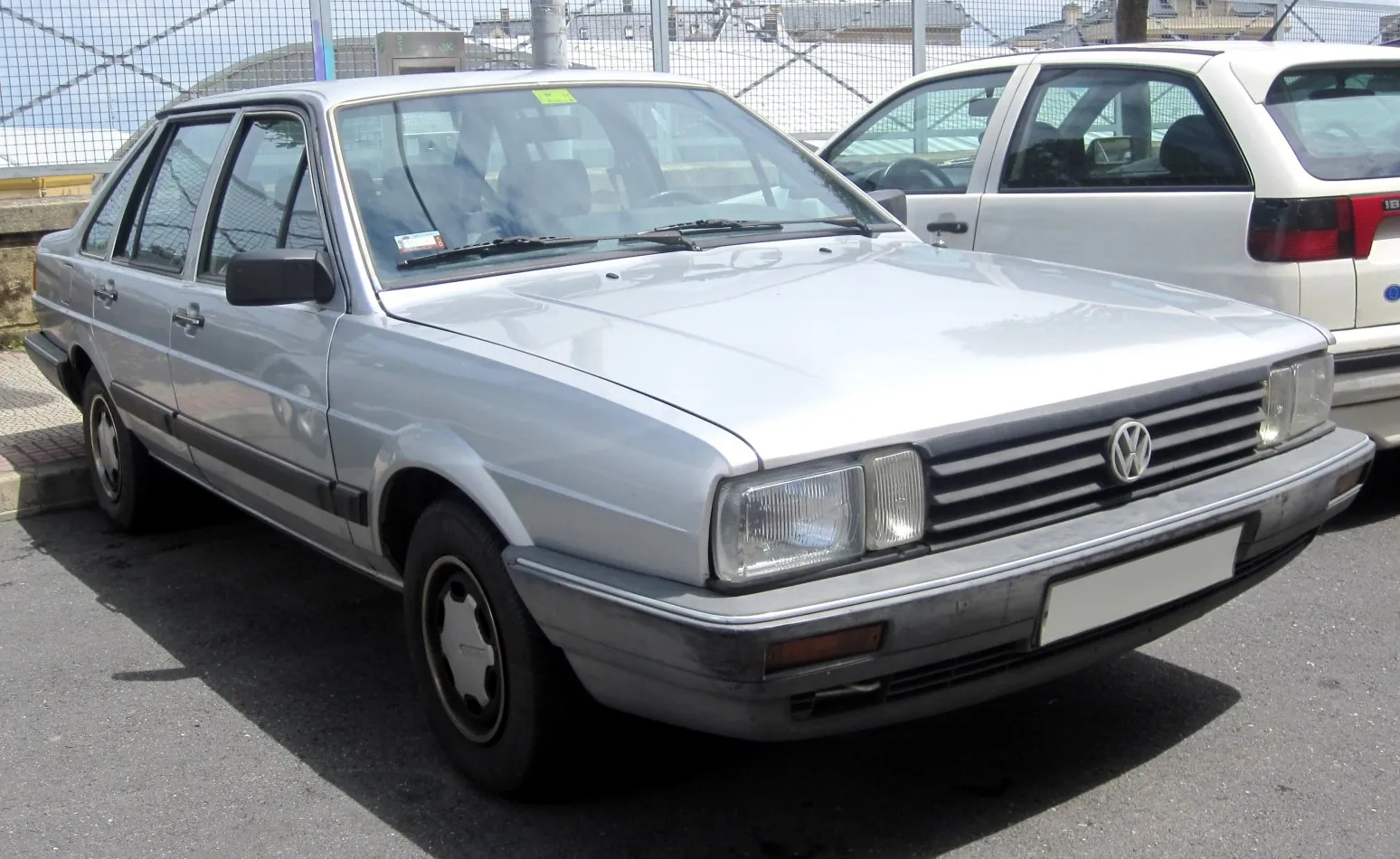 Volkswagen Santana (32B)