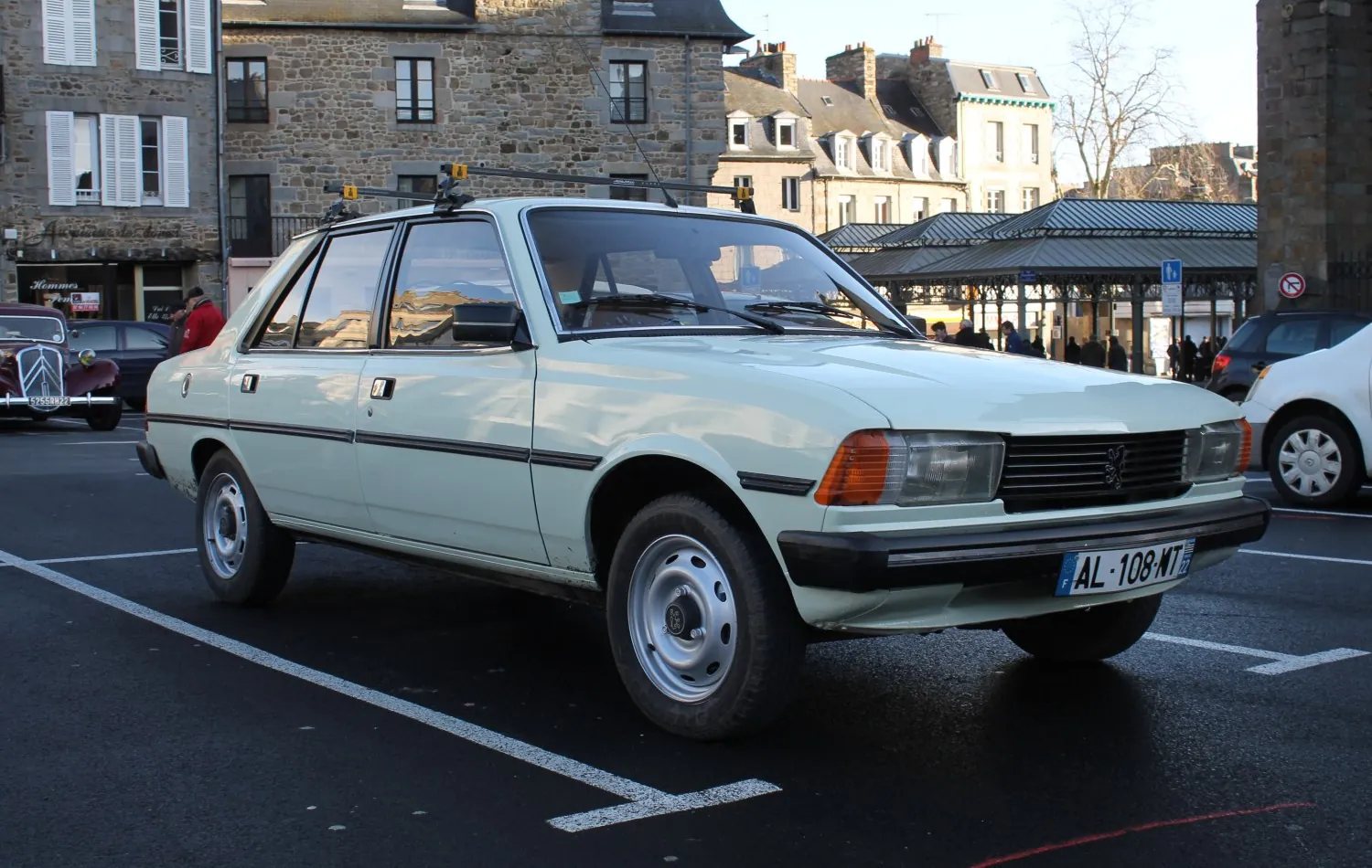 Peugeot 305 I (581A)