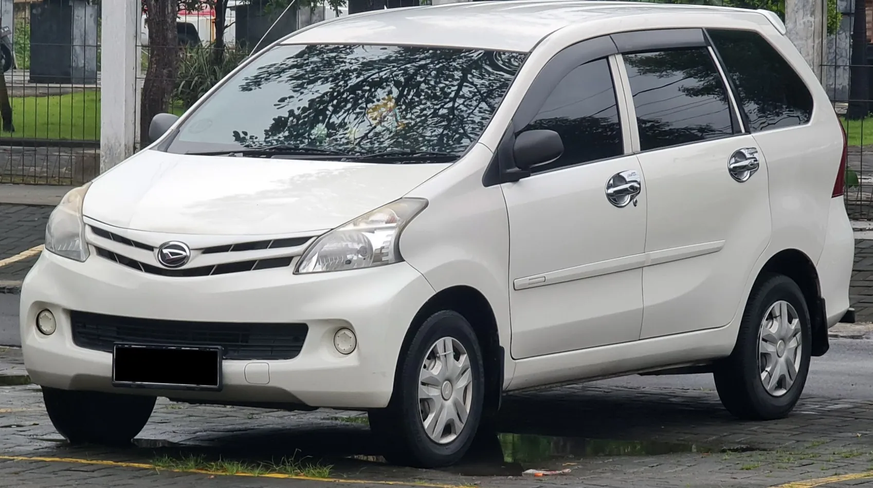 Daihatsu Xenia II (F650)