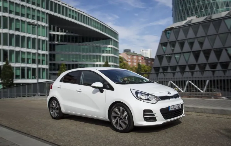 Kia Rio III Hatchback (UB, facelift 2015)