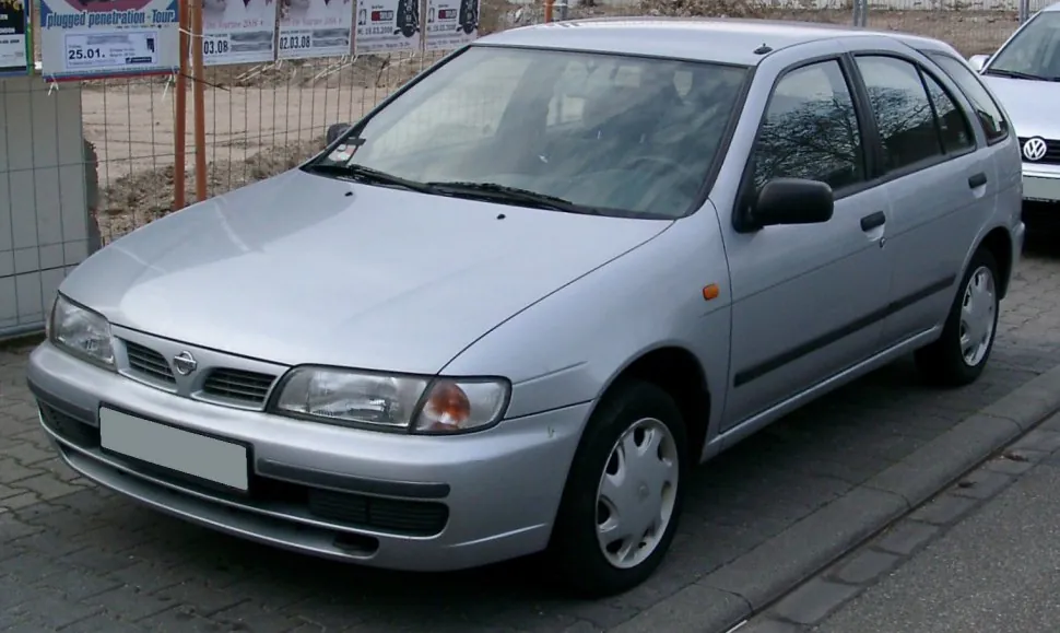 Nissan Almera I Hatchback (N15)