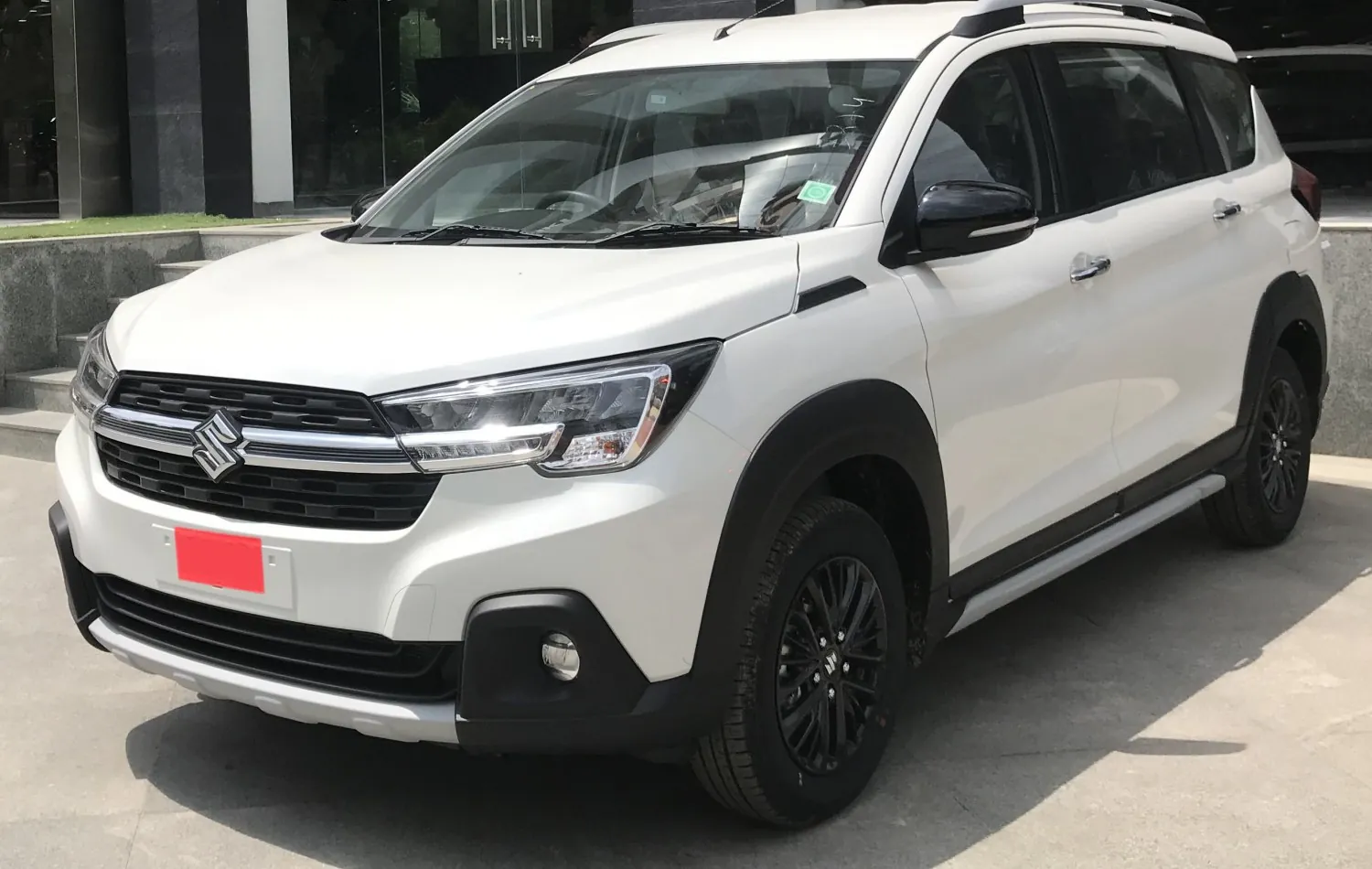 Suzuki XL6