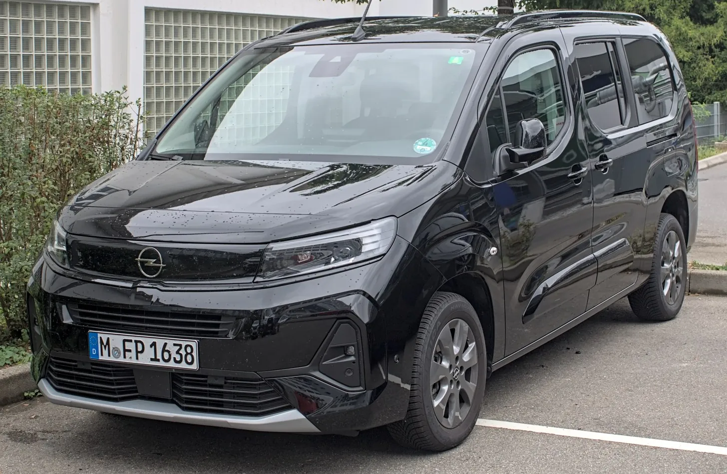 Opel Combo XL E (facelift 2024)