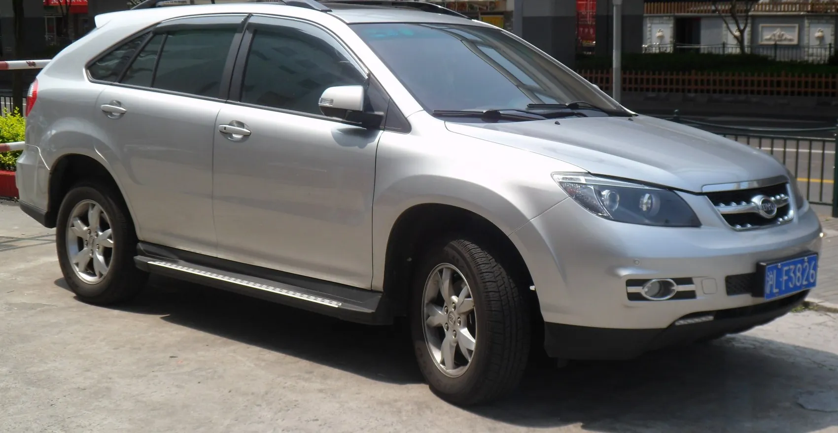 BYD S6