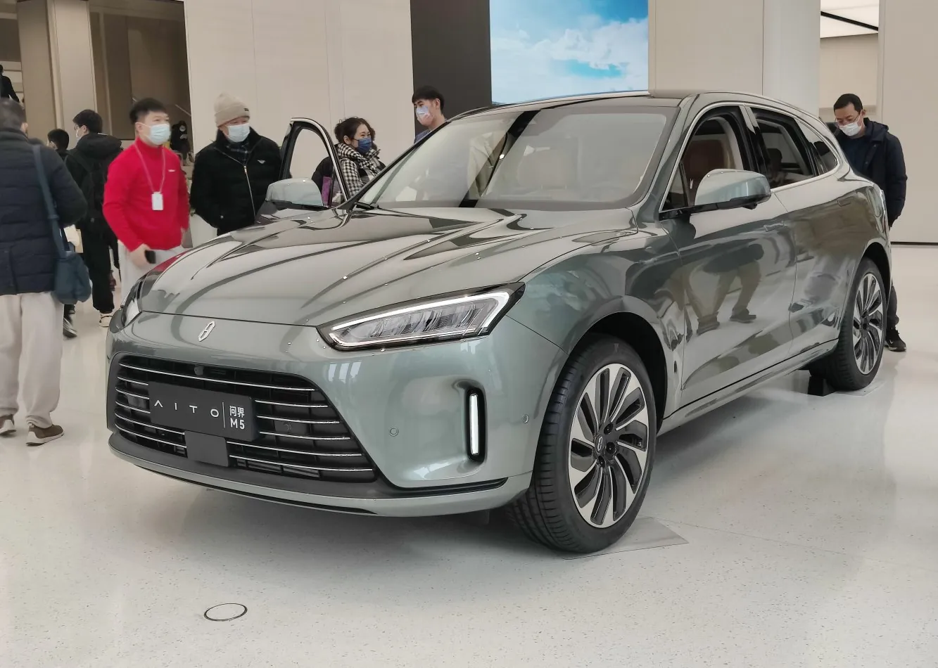 AITO M5