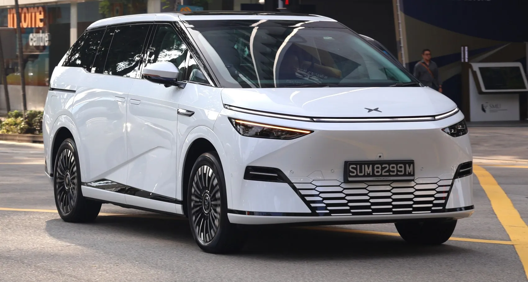 XPENG X9 (facelift 2025)