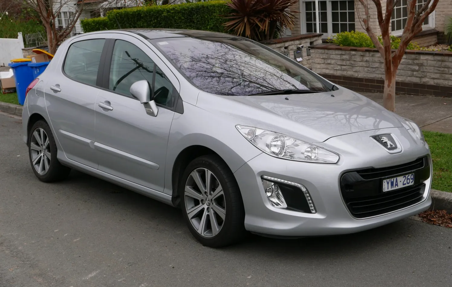 Peugeot 308 I (Phase II, 2011)