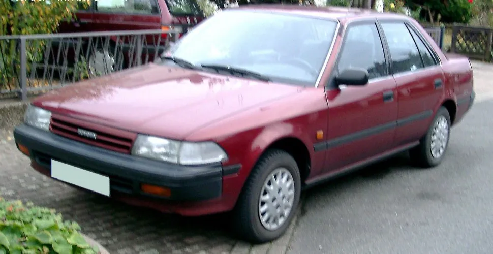 Toyota Carina (T17)