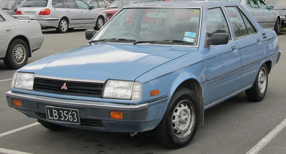 Mitsubishi Tredia (A21_)