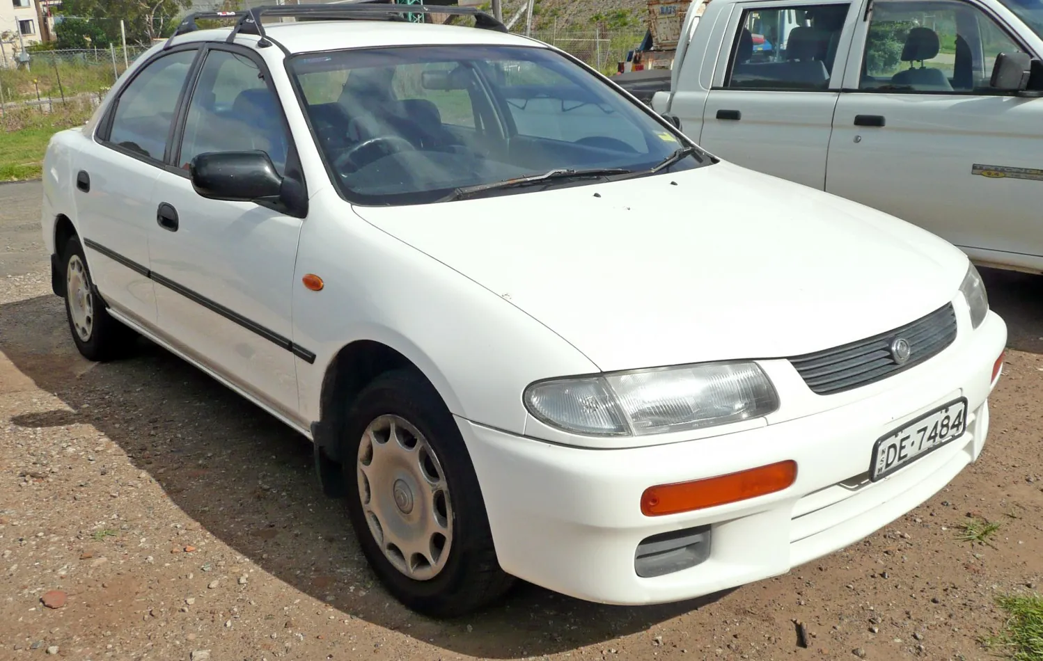 Mazda 323 S V (BA)