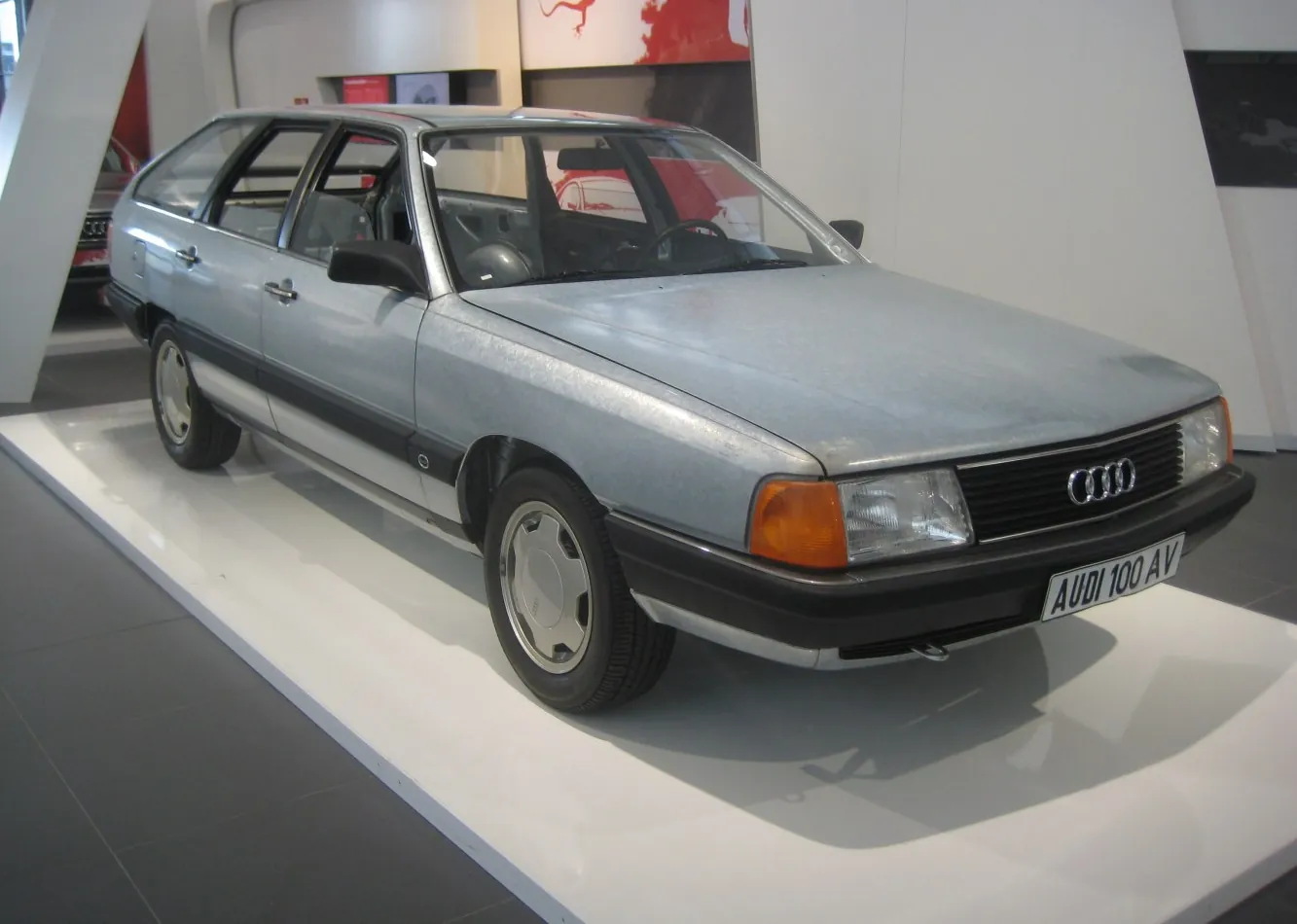 Audi 100 Avant (C3, Typ 44, 44Q)