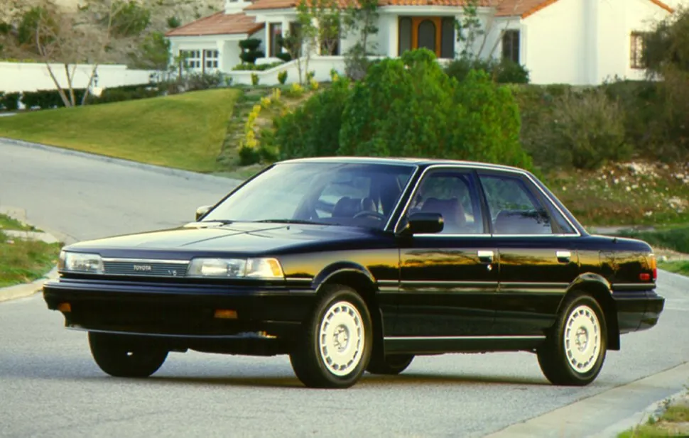 Toyota Camry II (V20)