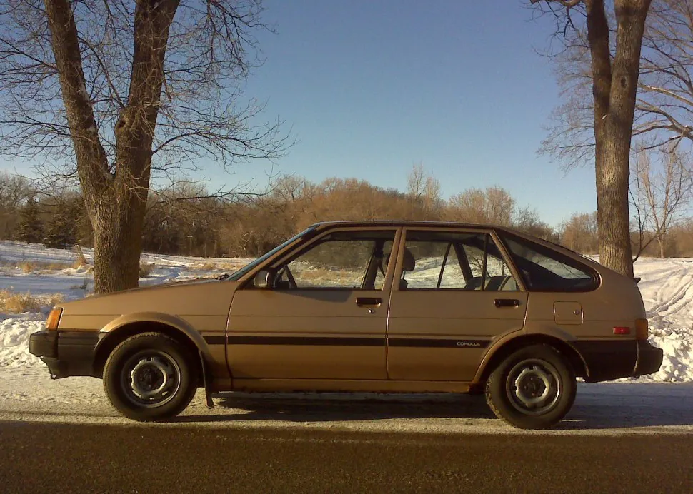 Toyota Corolla Hatch V (E80)