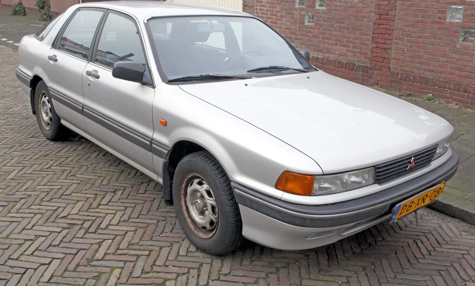 Mitsubishi Galant VI Hatchback