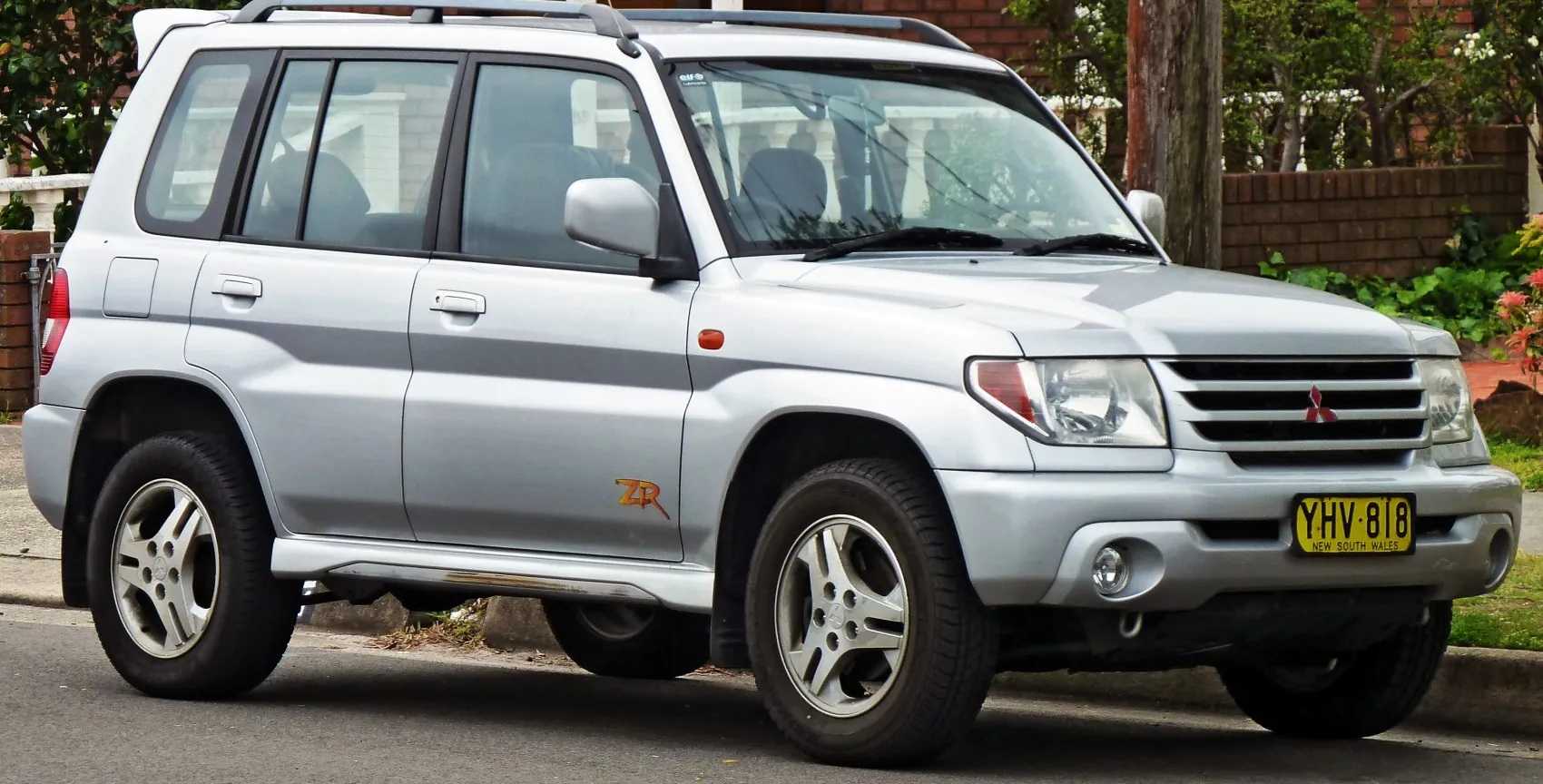 Mitsubishi Pajero IO (H60)