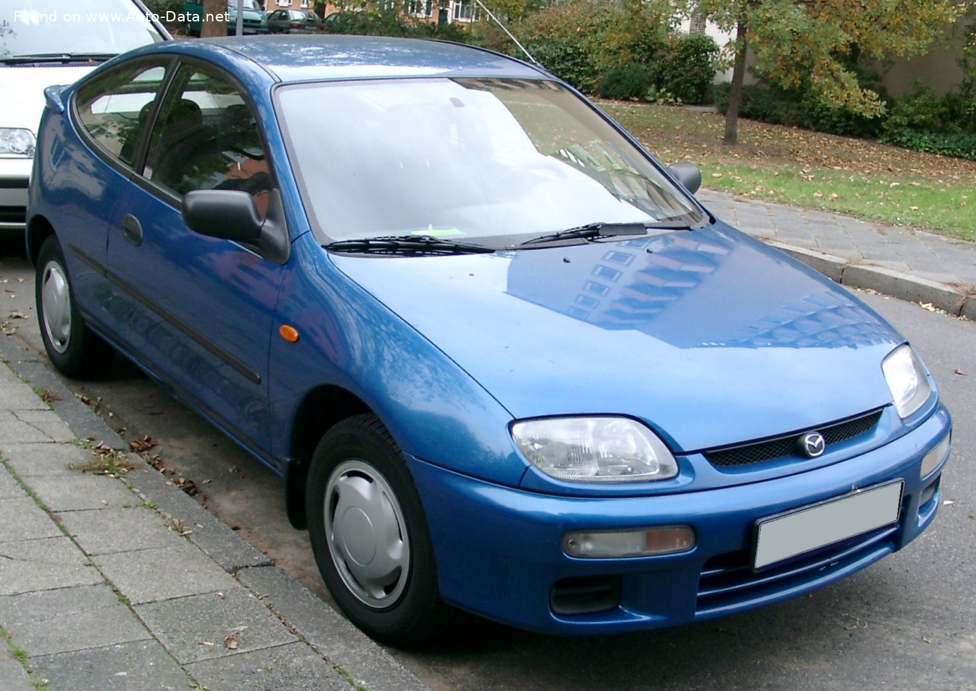 Mazda 323 C V (BA)