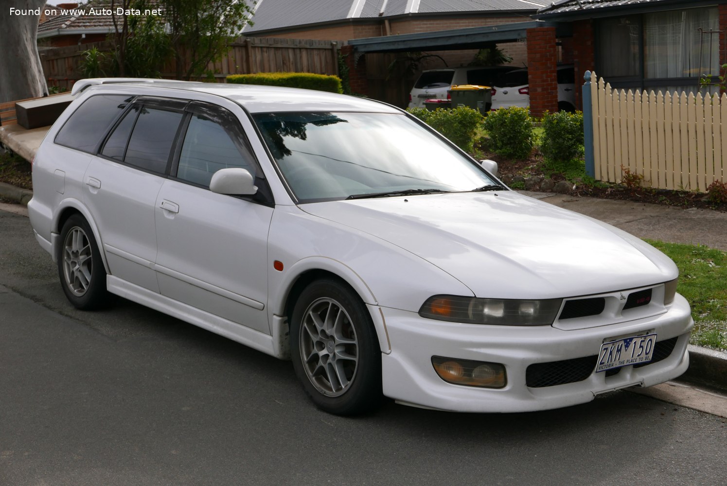 Mitsubishi Legnum (EAO)