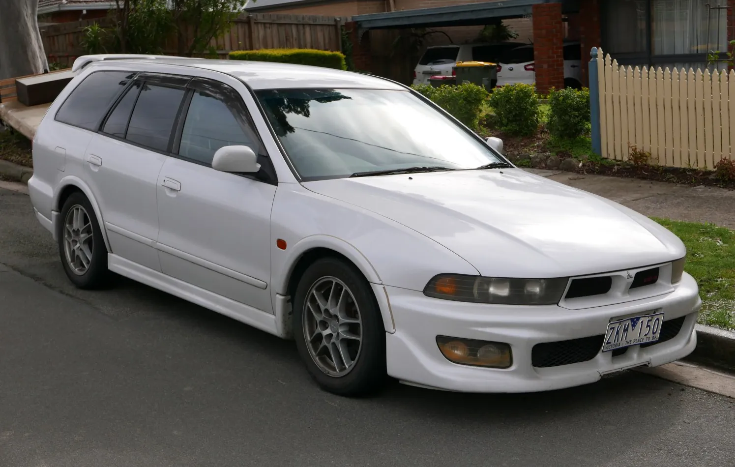 Mitsubishi Legnum (EAO)