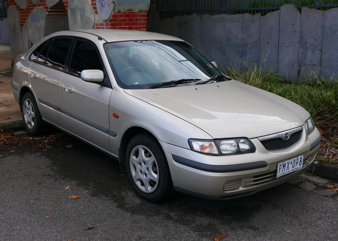 Mazda 626 V Hatchback (GF)