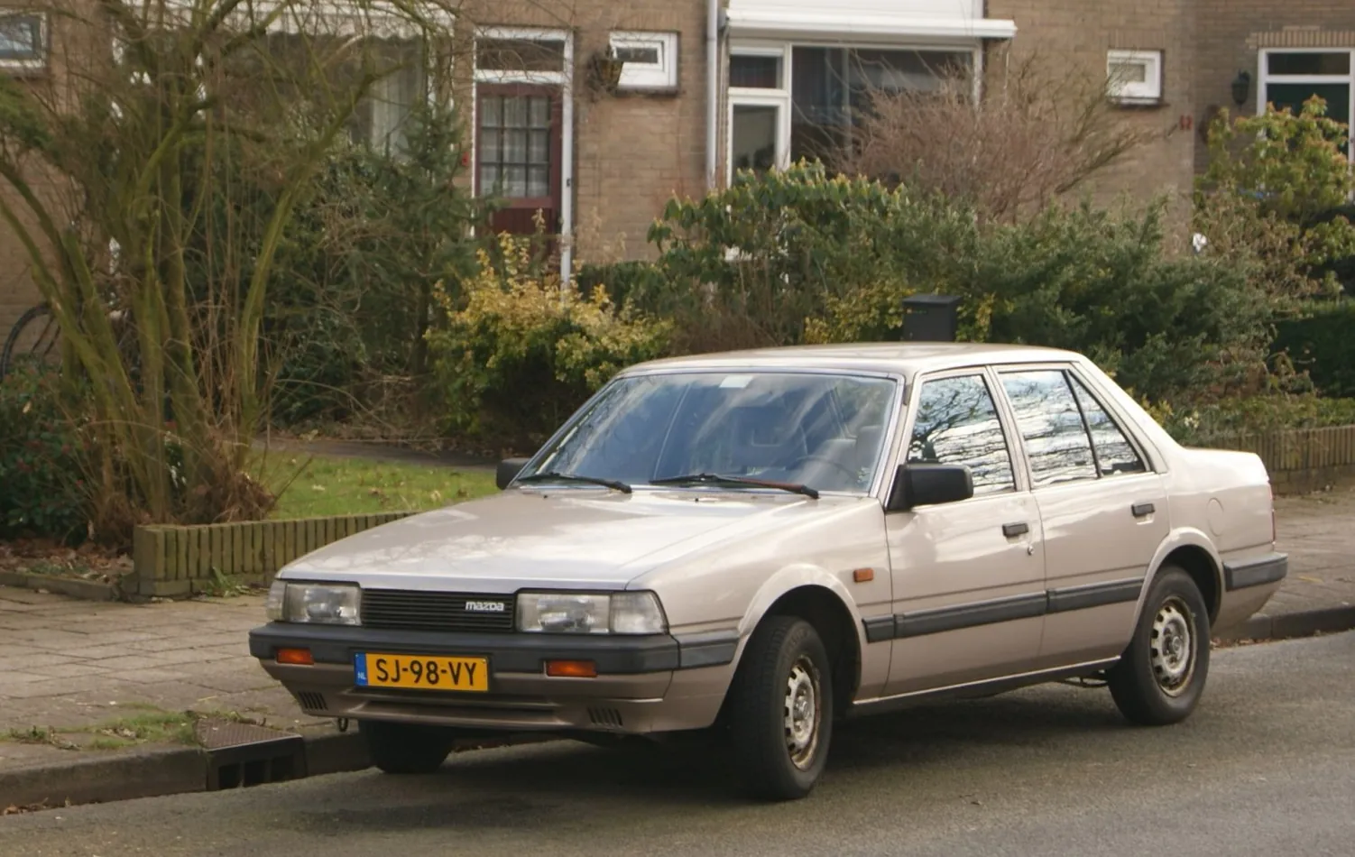 Mazda 626 II (GC)