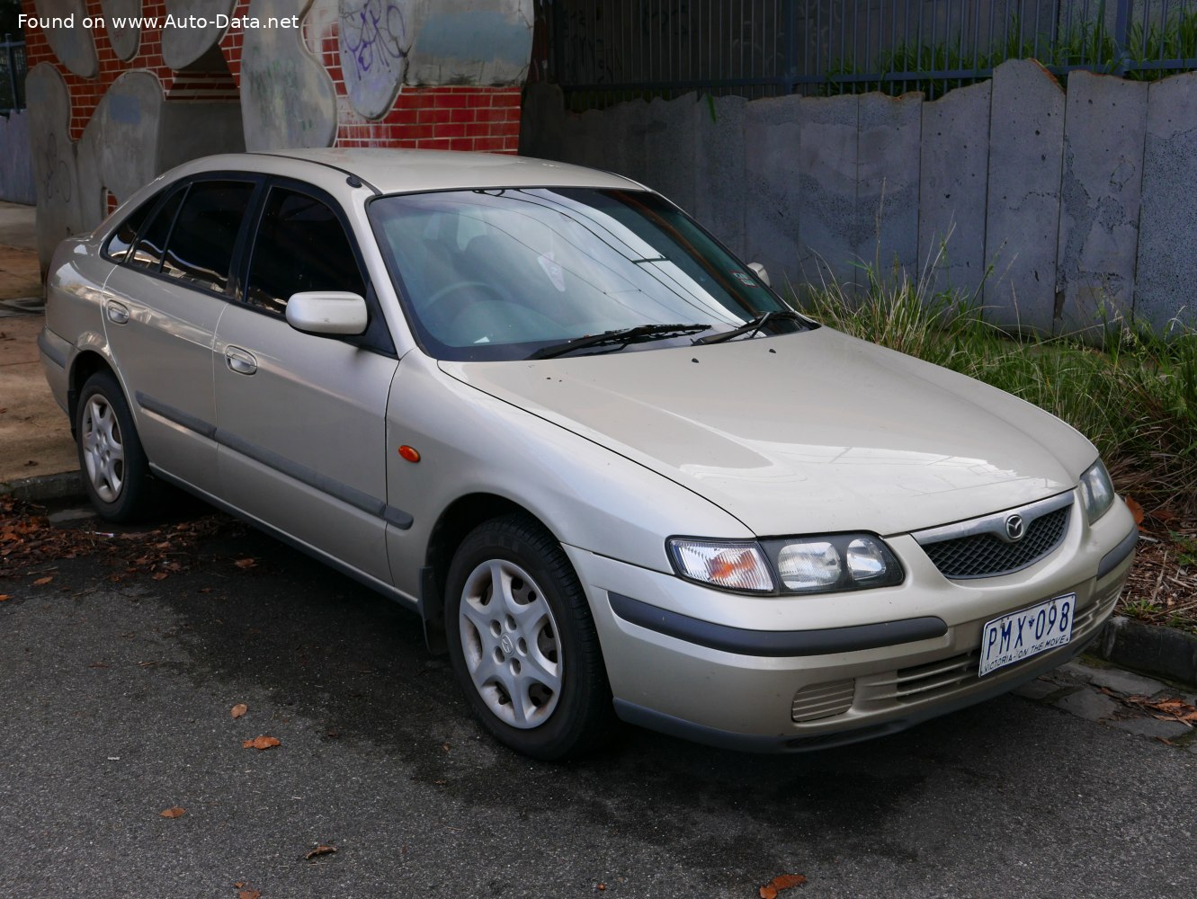 Mazda 626 V Hatchback (GF)