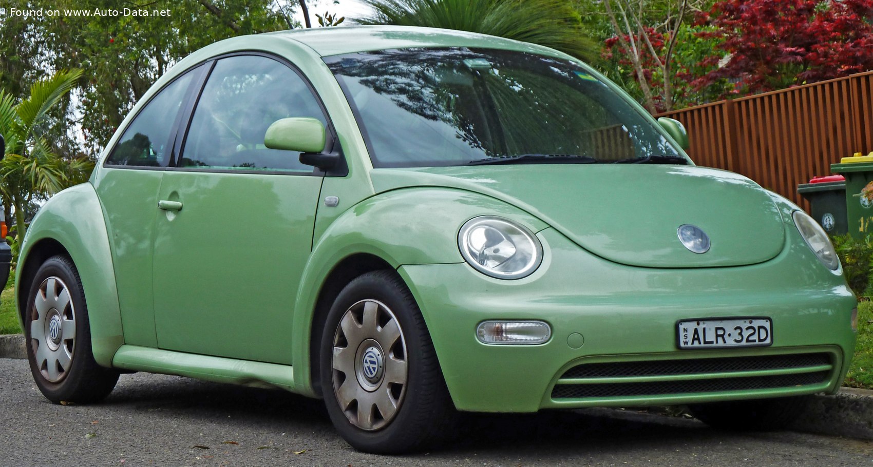 Volkswagen NEW Beetle (9C)