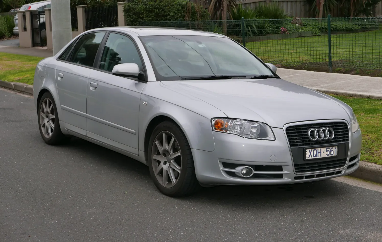 Audi A4 (B7 8E)