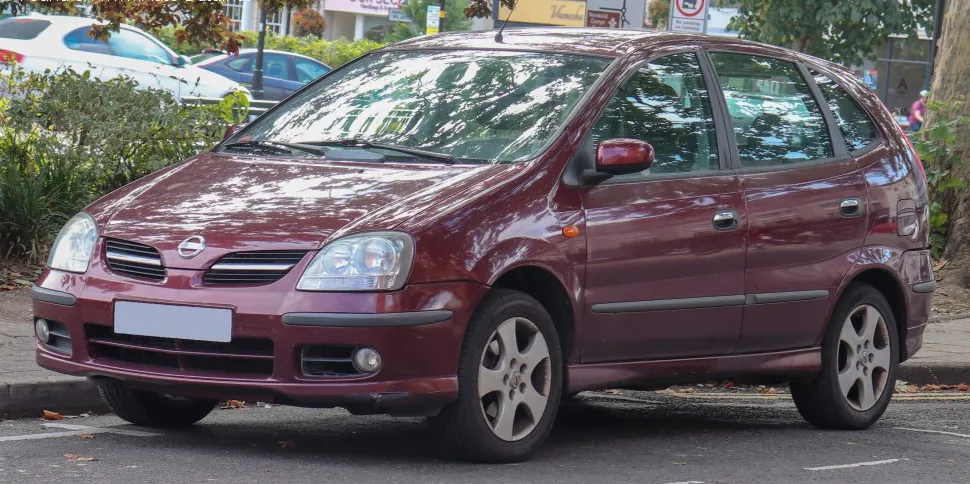 Nissan Almera Tino (facelift 2003)