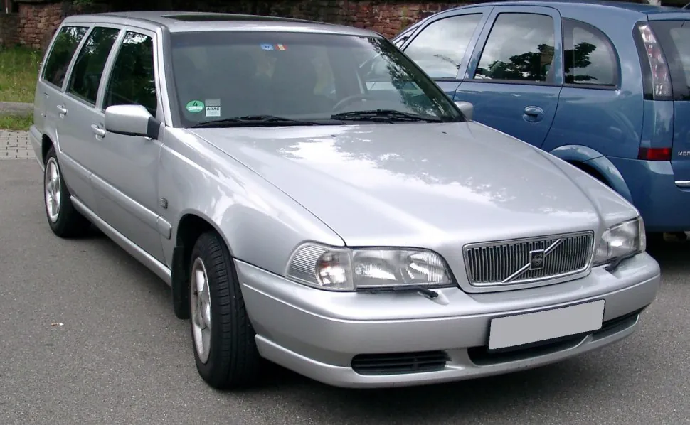 Volvo V70 I