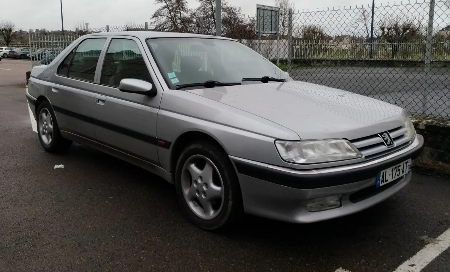 Peugeot 605 (6B)