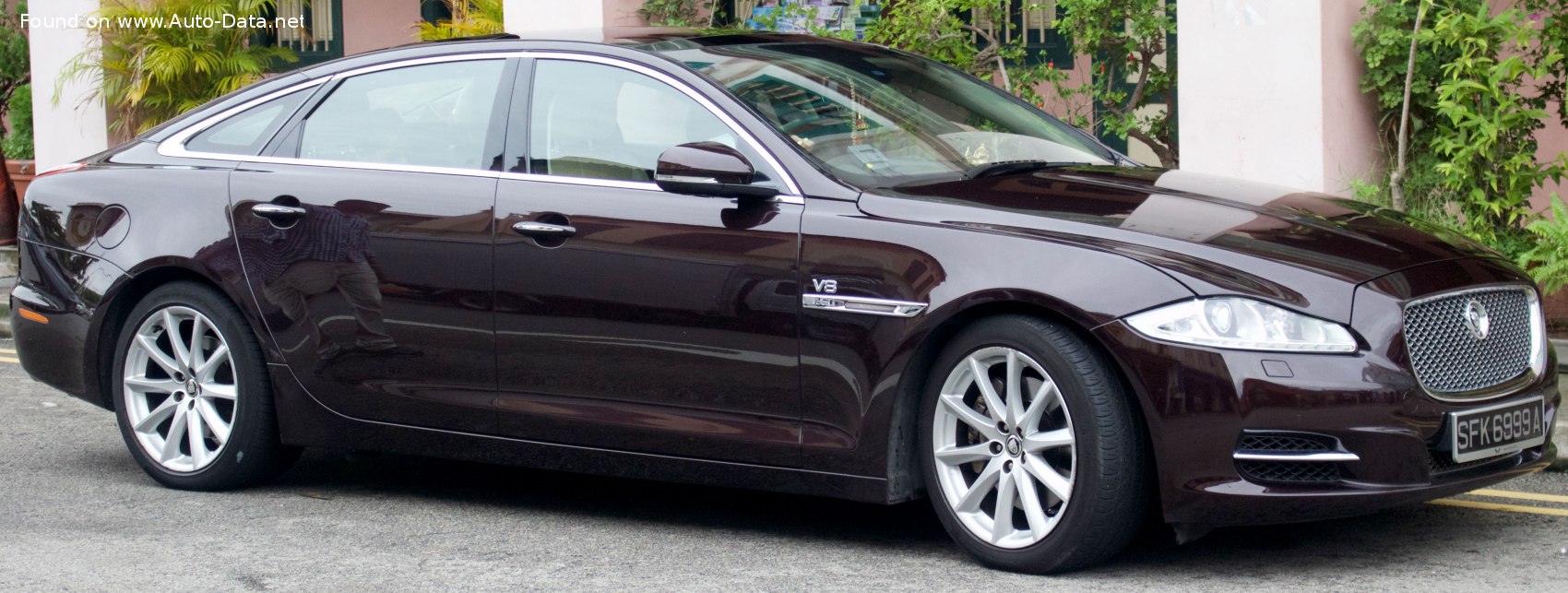Jaguar XJ Long (X351)