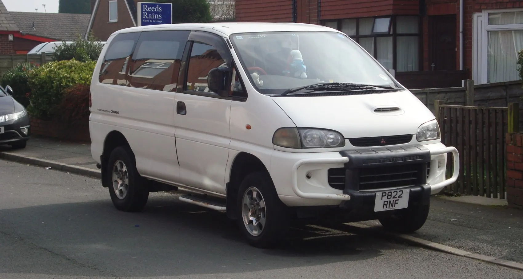 Mitsubishi Delica (L400)