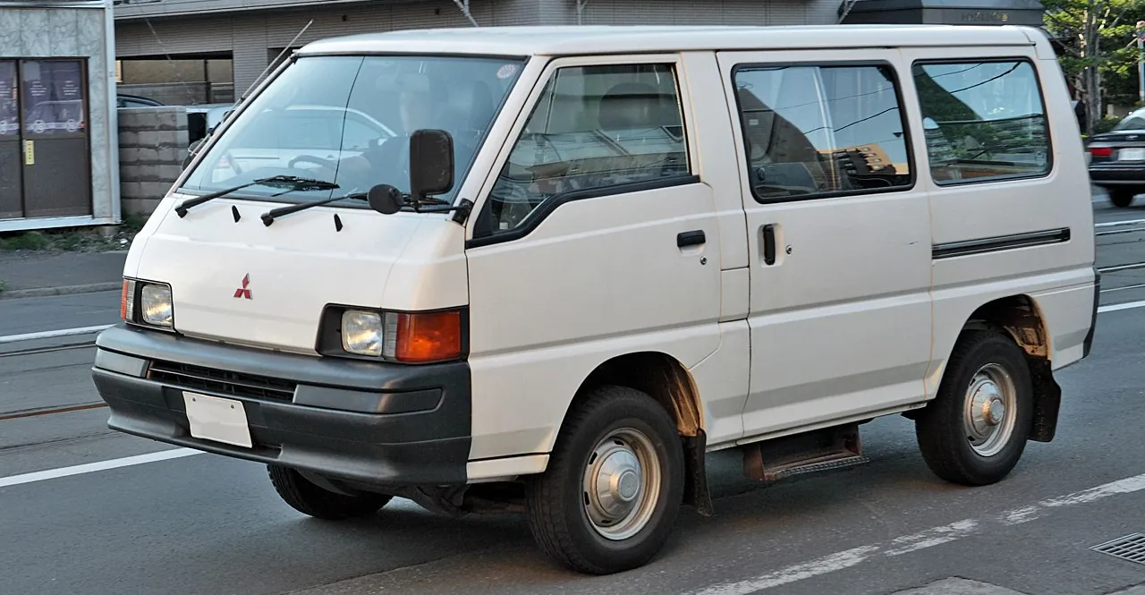 Mitsubishi Delica (L300)