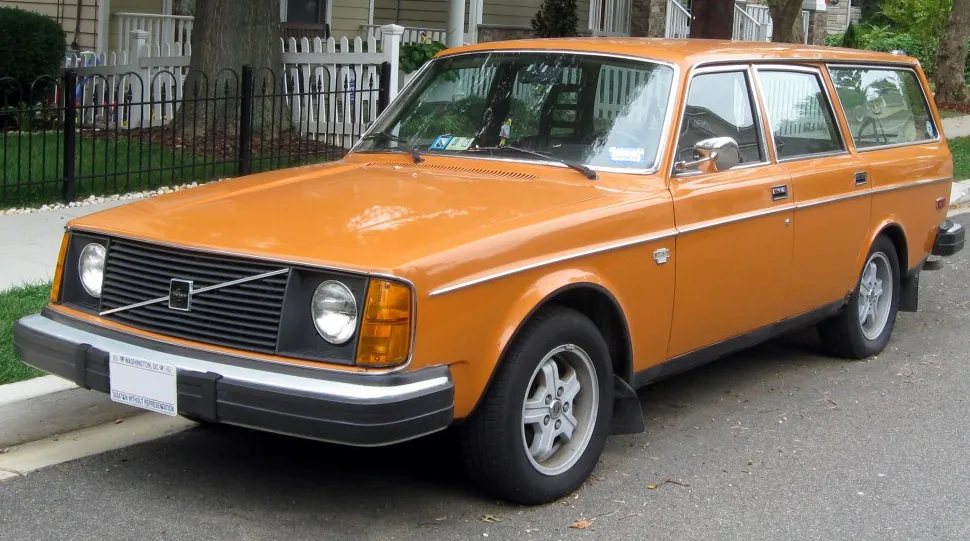 Volvo 240 Combi (P245)