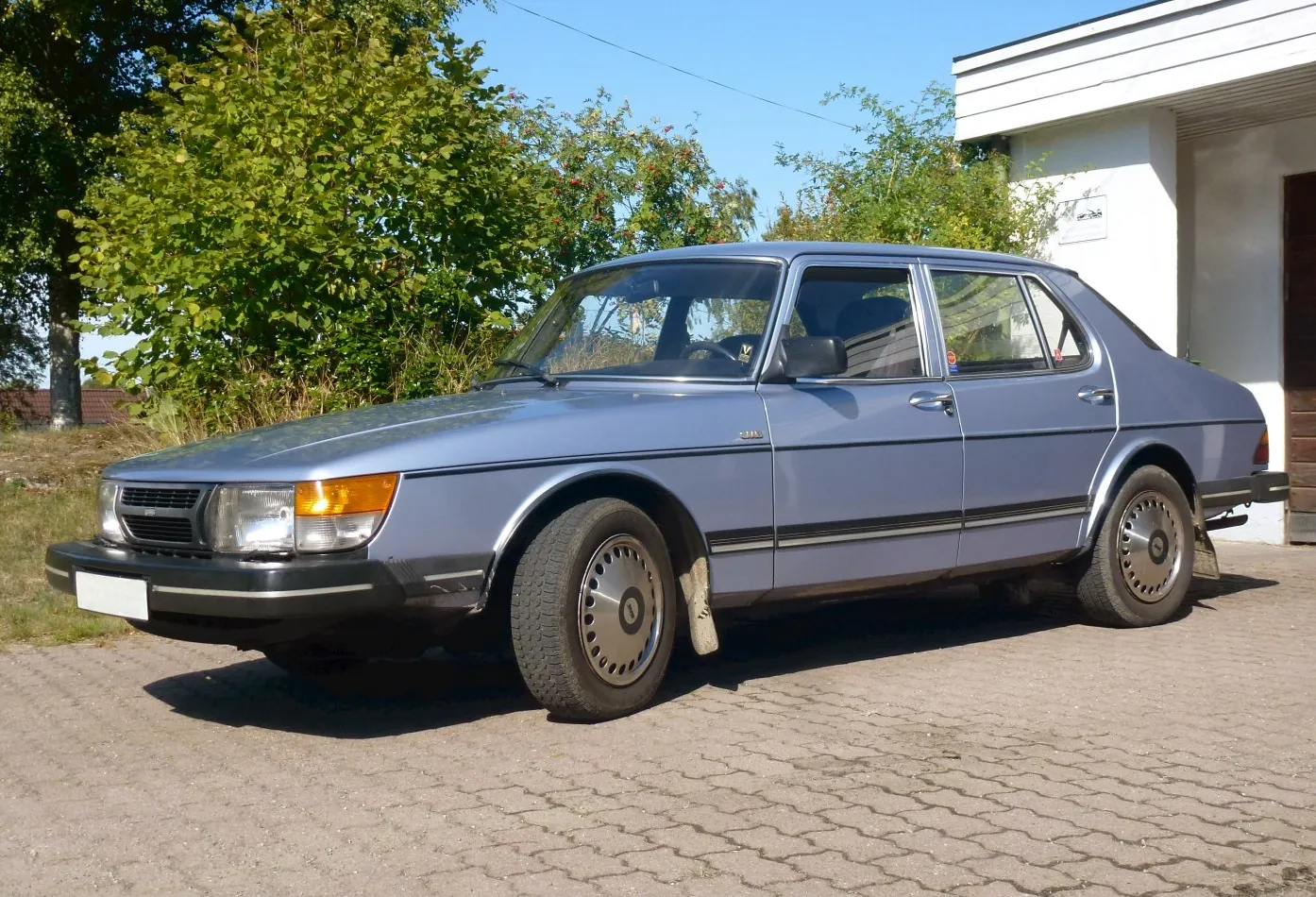 Saab 900 I