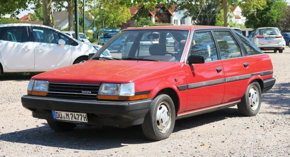 Toyota Carina Hatch (T15)