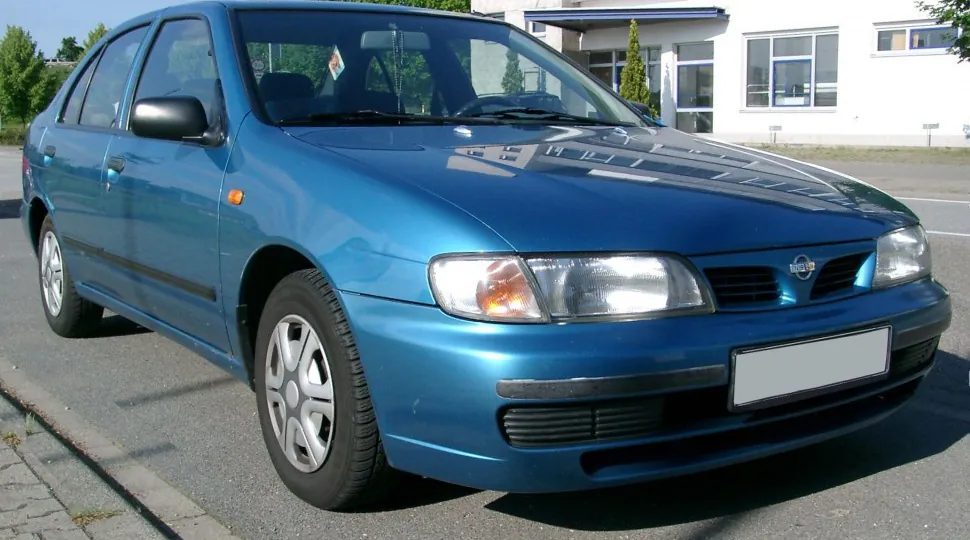 Nissan Almera I (N15)