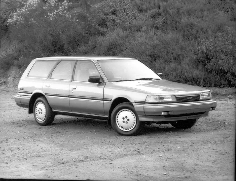 Toyota Camry II Wagon (V20)