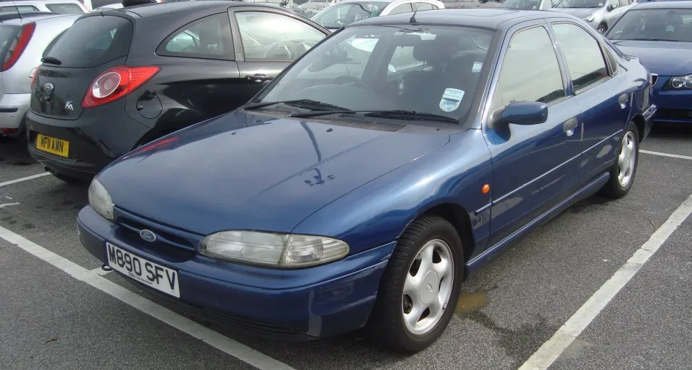Ford Mondeo I Hatchback