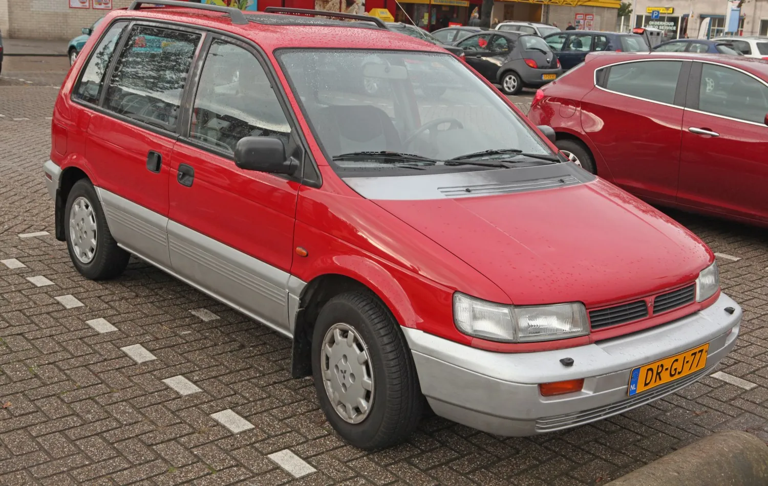 Mitsubishi Space Runner (N1_W,N2_W)