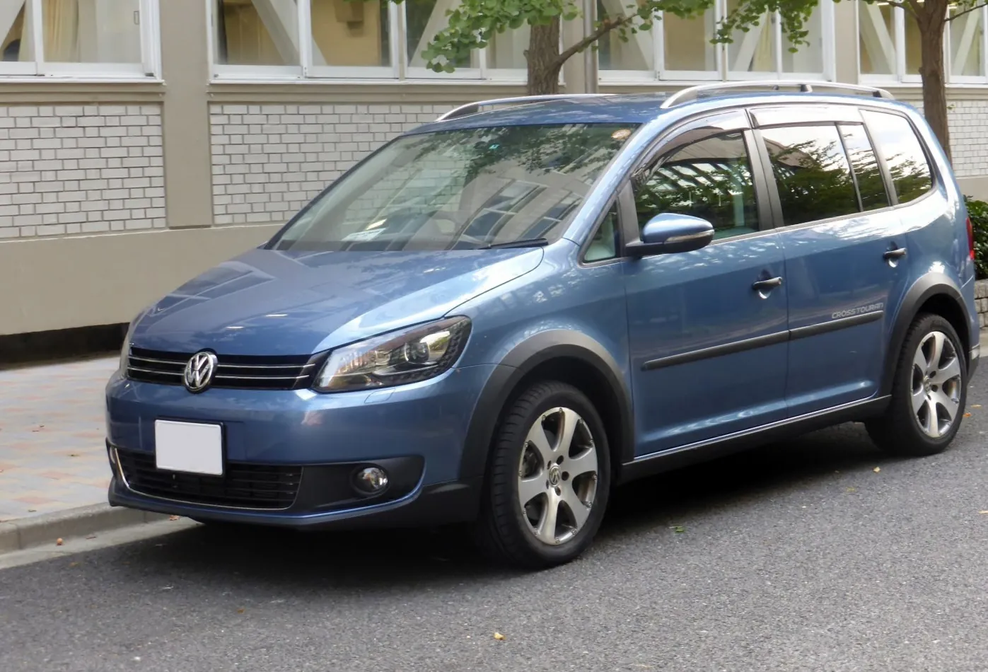 Volkswagen Cross Touran I (facelift 2010)