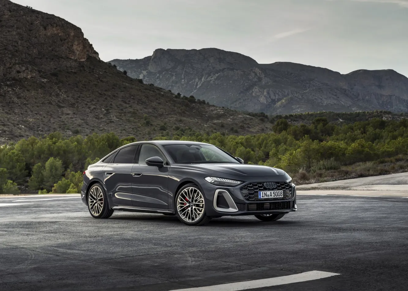 Audi A5 Sedan (B10)